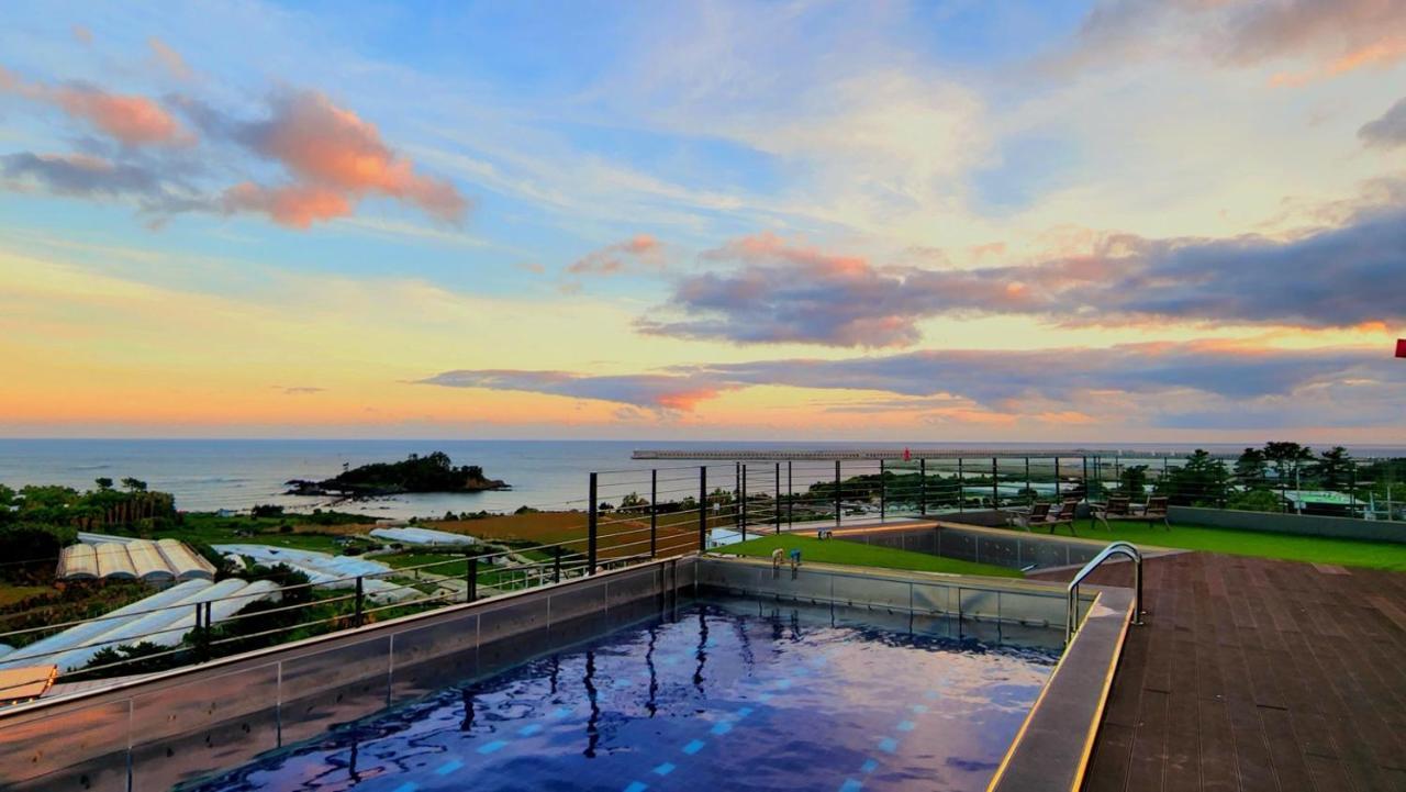 Gladsheim Hotel Seogwipo Dış mekan fotoğraf