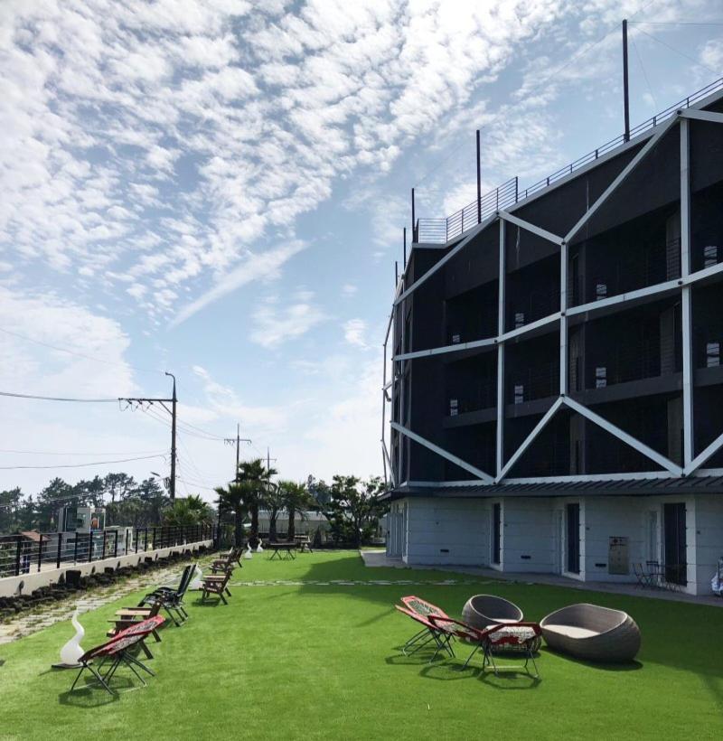 Gladsheim Hotel Seogwipo Dış mekan fotoğraf
