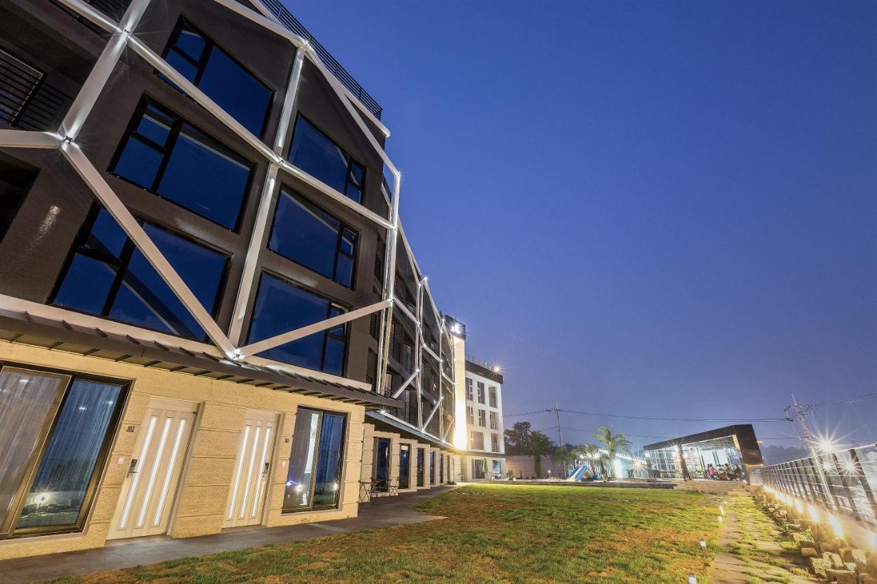 Gladsheim Hotel Seogwipo Dış mekan fotoğraf